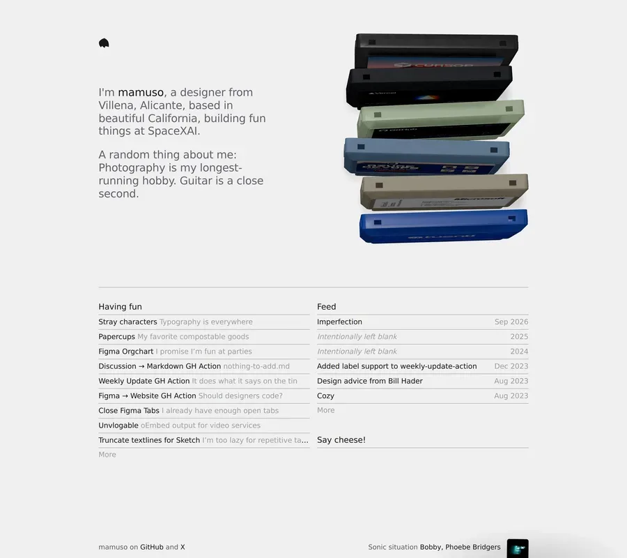 mamuso — screenshot of a 3D, minimal design blog in light grey and dark grey